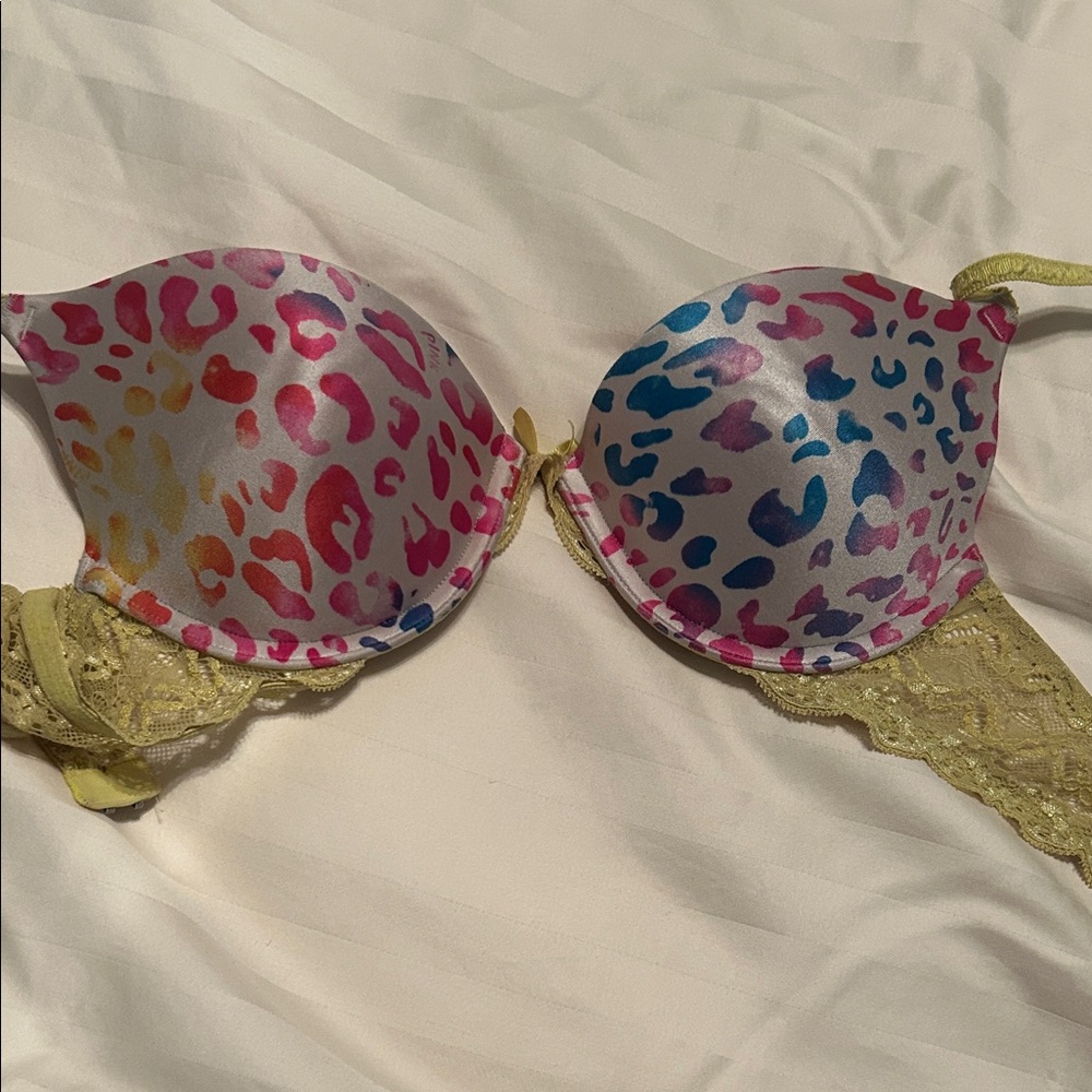 PINK Victoria's Secret Multicolor Leopard Lace Bra
